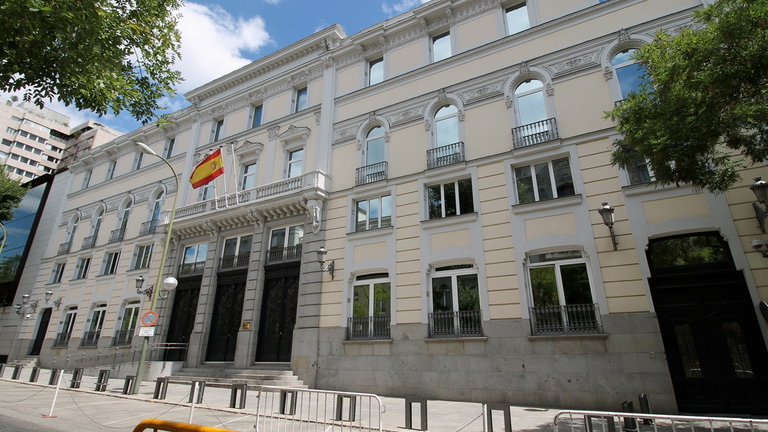 Han hackeado a Hacienda: un peligroso ciberataque roba los datos de más de medio millón de españoles