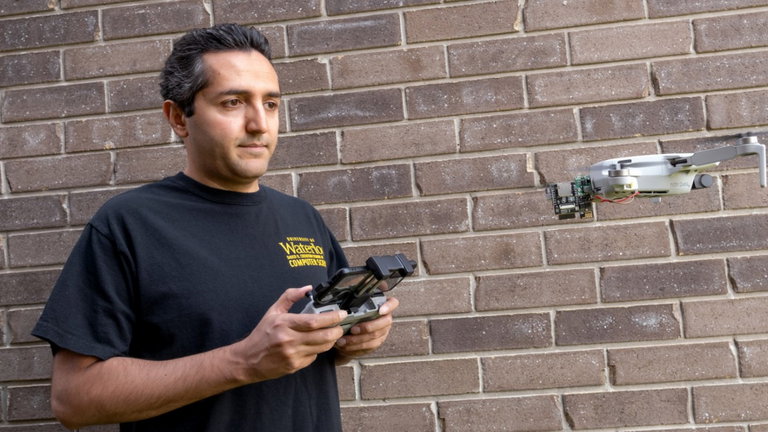 Drones modificados que hackean a través de las paredes: este método afecta a todo lo que tenga un chip WiFi