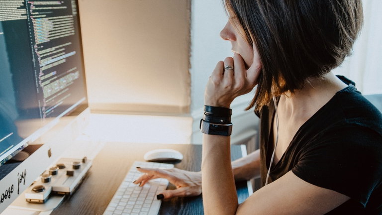 Trabaja en desarrollo web: estas empresas ofrecen puestos fijos con salarios entre 30.000 y 40.000 euros