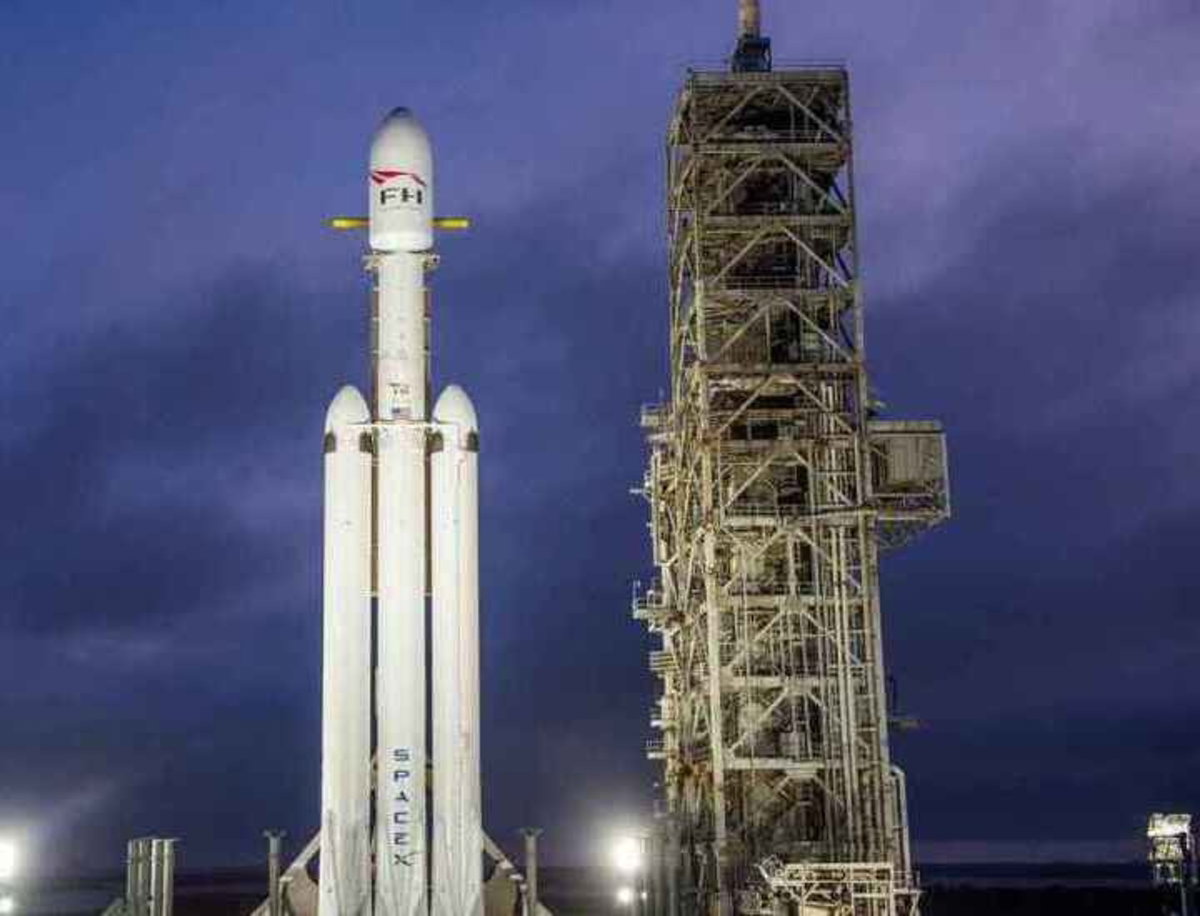 Así fue el lanzamiento y travesía del SpaceX Falcon Heavy: el cohete ...
