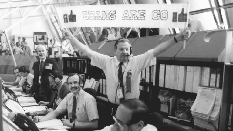 El champán está muy visto: ni te imaginas cómo celebra la NASA los lanzamientos con éxito de sus cohetes
