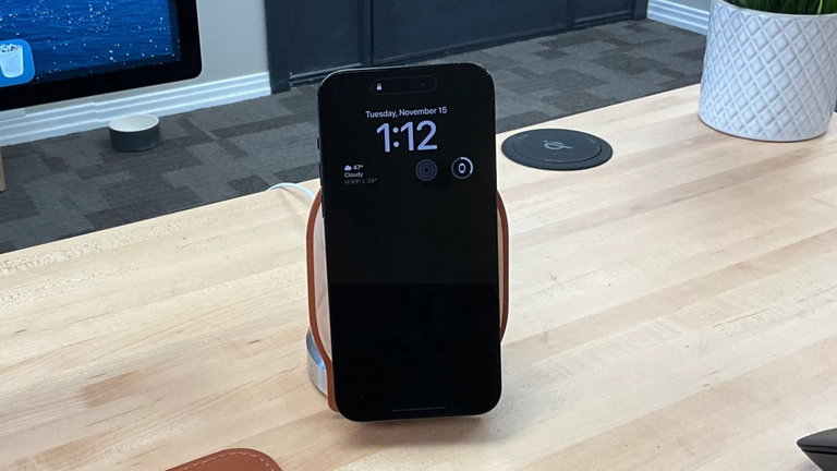 Apple recula con su Pantalla Siempre Activa: ahora es mucho más parecida a la propuesta de Android
