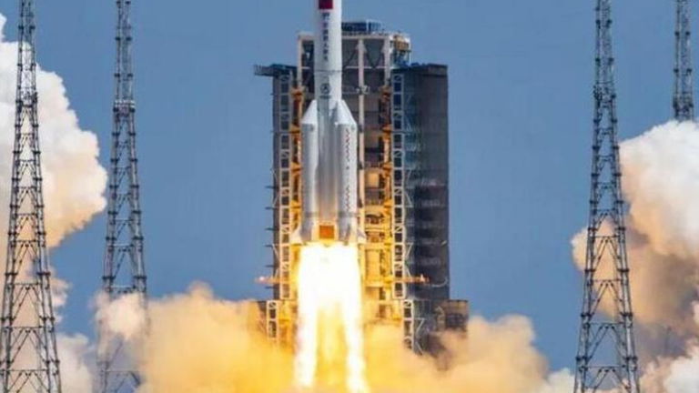 Un cohete chino ha perdido el control y se estrellará pronto contra la Tierra, pero no sabemos dónde caerá