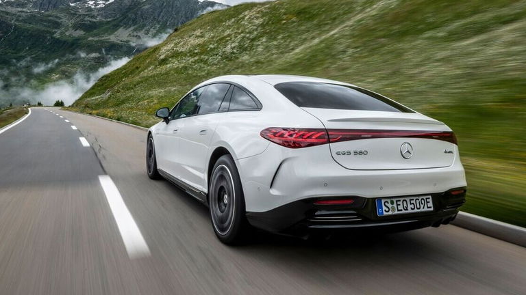 Pagar para que tu coche acelere más: Mercedes lanza una suscripción que mejora la arrancada por 1.200 €/año