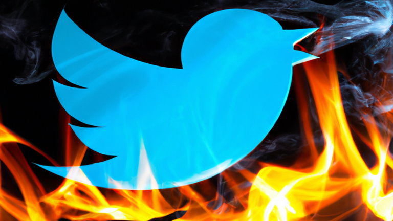 En Twitter reina el caos: hay gente subiendo películas enteras en una cadena de tweets