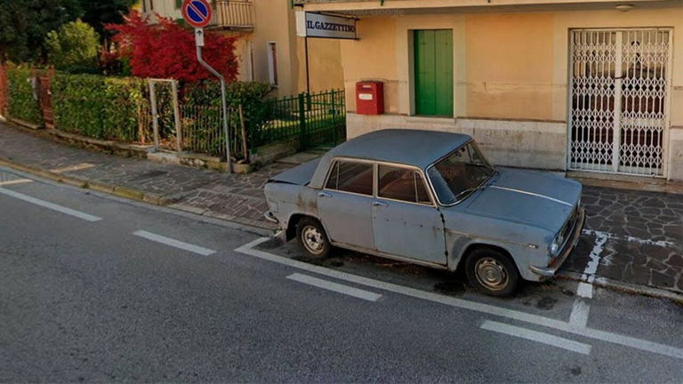 La DGT se ha propuesto acabar con todos los "coches okupas", incluso si están en un párking privado