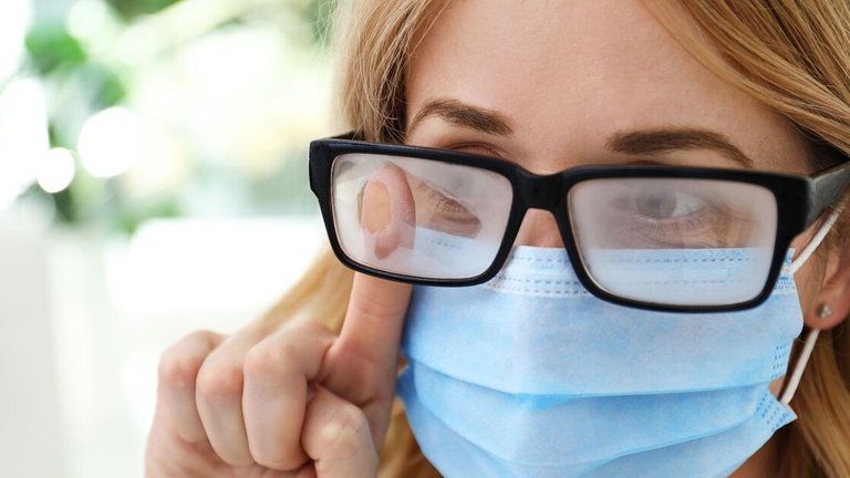 La ciencia ha solucionado un gran problema para los que usamos gafas, se acabaron los cristales empañados