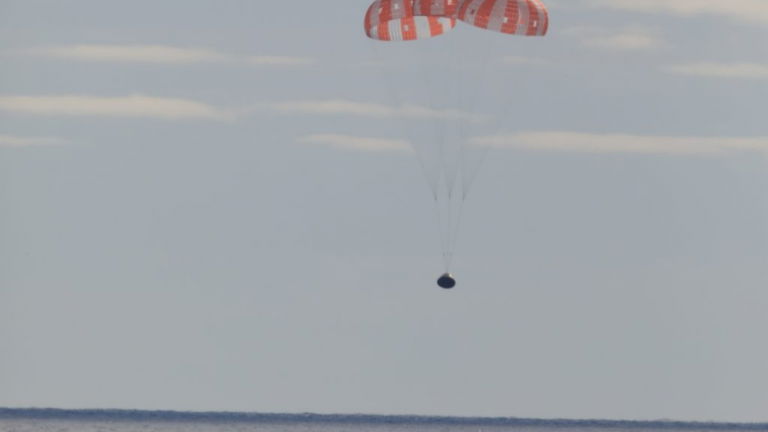 La nave Orión de la NASA regresa sana y salva a la Tierra, así ha finalizado la exitosa misión Artemis I