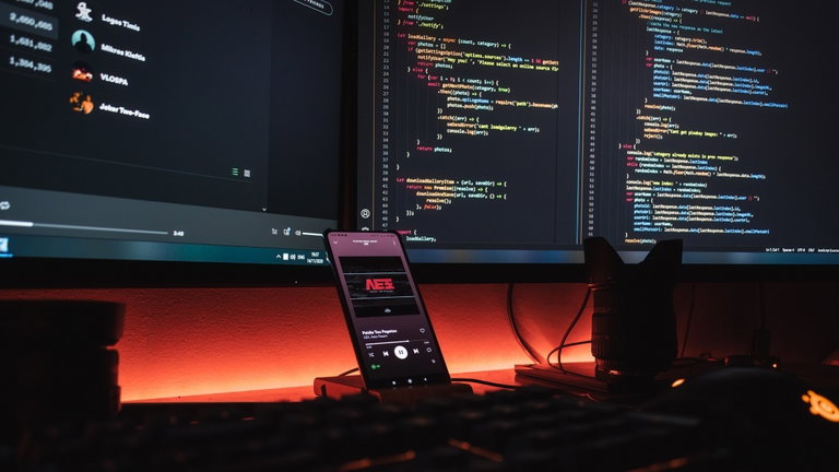 Estas empresas buscan desarrolladores para teletrabajar y ofrecen sueldos por encima de los 40.000 euros