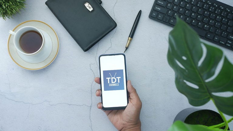 Tras mucho tiempo inactiva, la mejor app para ver la tele gratis en el móvil vuelve por Navidad