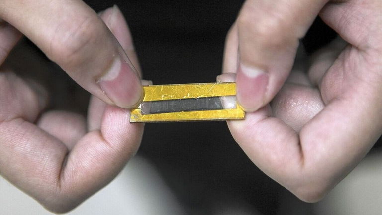 La historia de la estudiante que, por error, creó la batería definitiva: puede superar los 400 años