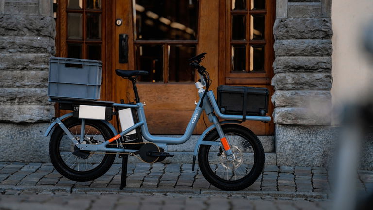 Esta súper-bicicleta eléctrica alcanza casi 400 kilómetros de autonomía con una carga superior a los 100 kilos