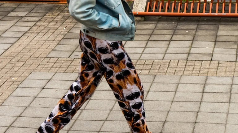La invisibilidad frente a una IA ya es posible, y lo único que hace falta es comprar ropa realmente fea