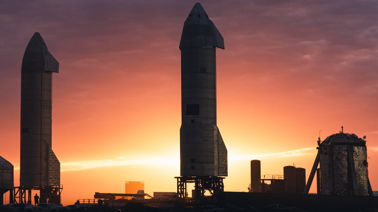 SpaceX pone a punto el que será su cohete más potente, y a la NASA le conviene que todo salga bien