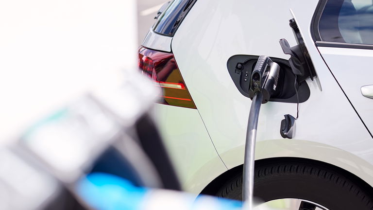 Cargar un coche eléctrico en Mercadona: todo lo que tienes que saber