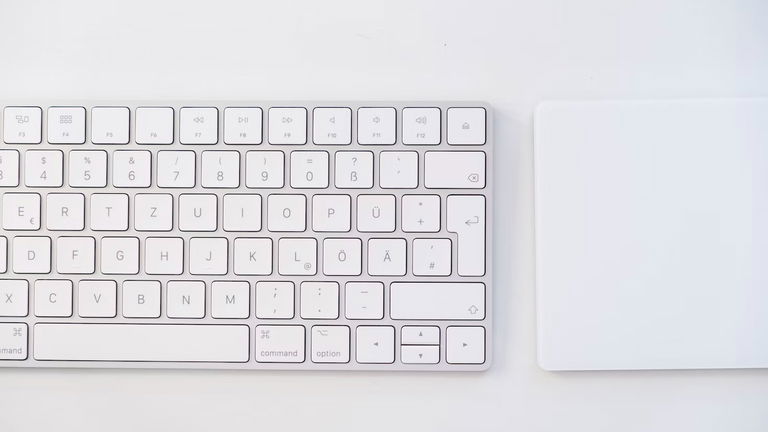 Cómo conectar un ratón y teclado de Apple a un PC Windows