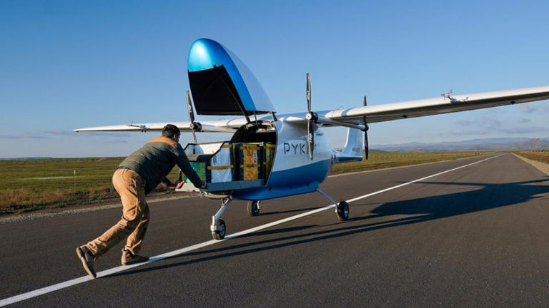 Este avión no tiene piloto, y es la aeronave autónoma de carga más grande del mundo
