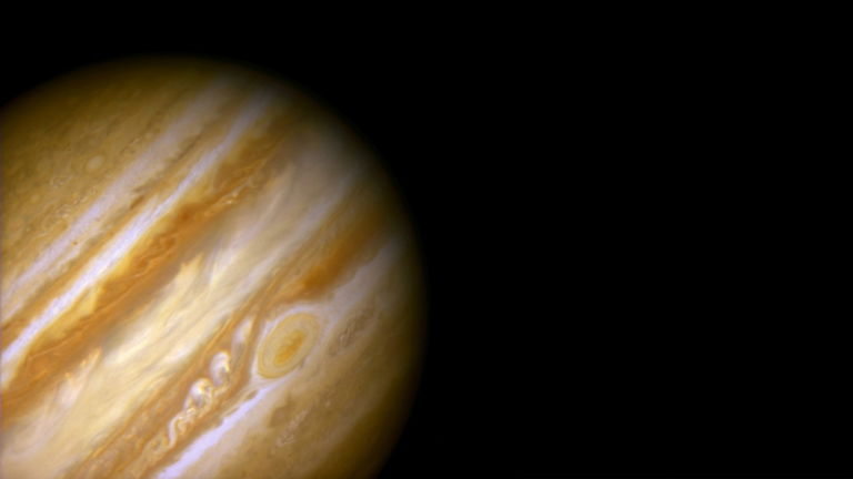 Júpiter recupera la corona del planeta con más lunas: han descubierto 12 nuevos satélites en su órbita