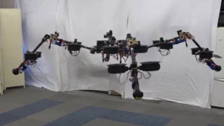 Lo que nos faltaba, arañas robot voladoras: este prototipo se ha diseñado como un auténtico todoterreno