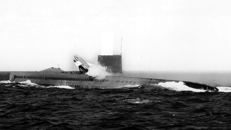 Así fue el proyecto AN-1, un submarino militar ninja capaz de transportar y lanzar al aire cazas de guerra