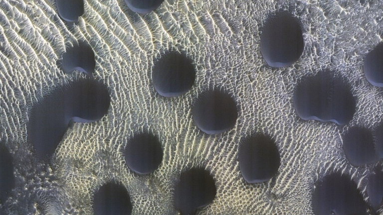 Estas extrañas dunas circulares que ha encontrado la NASA en Marte establecen una conexión con nuestro planeta