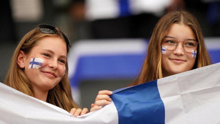 Este estudio muestra el ránking de los países más felices de todo el mundo: España no sale muy bien parada