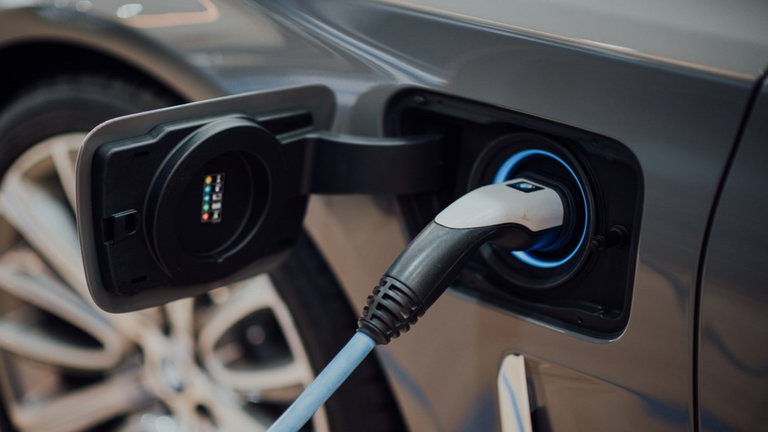 HUAWEI prepara un nuevo supercargador para eléctricos: batería al 100% en minutos, pero hay un grave problema
