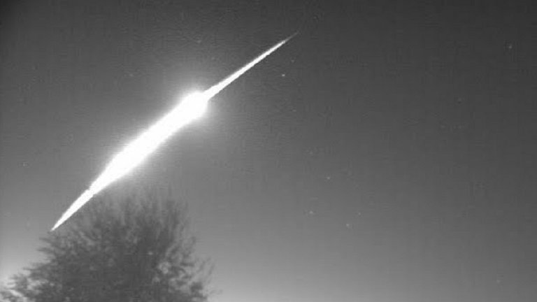 Lo que ves es un meteorito surcando el cielo de Toledo: una bola de fuego enorme que pudo verse en toda España