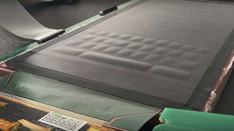 Esta pantalla que funciona con agua quiere formar parte del futuro de los smartphones