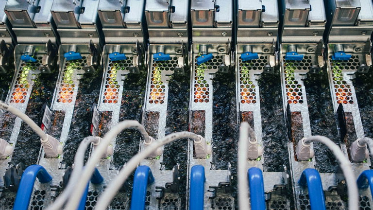 Pasó con el Bitcoin, y ahora con ChatGPT: la IA tiene un impacto energético que no debemos pasar por alto