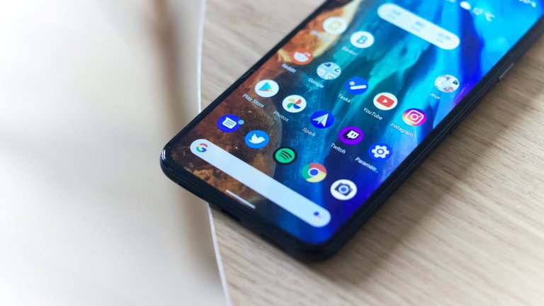 Google podría llevar su inteligencia artificial Bard a la pantalla de inicio de sus dispositivos