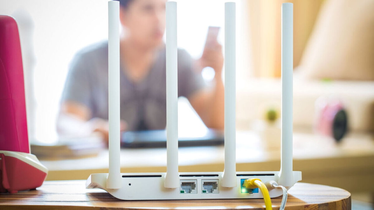 Este sencillo truco evita que tu router se caliente en verano y te ...