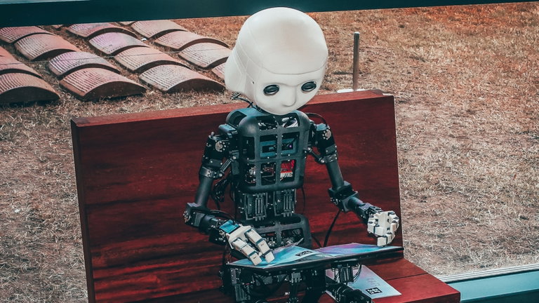 Conviértete en Prompt Engineer de ChatGPT con este curso gratuito: es uno de los empleos con IA mejor pagados
