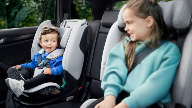 Sillas de bebé en el coche: cómo ponerla y qué tienes que saber
