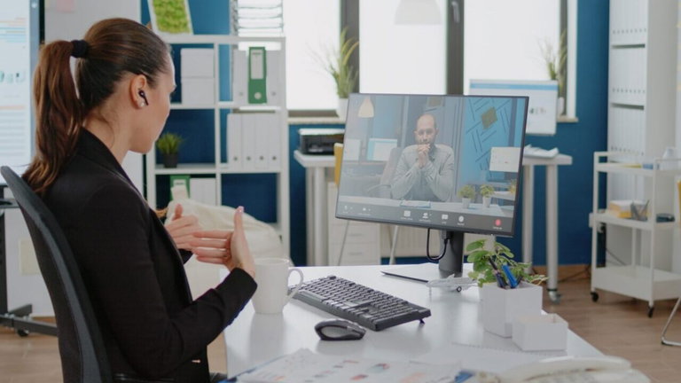 Un nuevo estudio revela que el teletrabajo nos hace más propensos a desarrollar problemas con alcohol y drogas