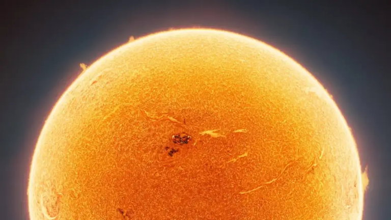 Buscando a la EEI: adivina donde se encuentra en este increíble primer plano del Sol