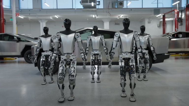 El Tesla Bot se actualiza: esto es todo lo nuevo que puede hacer el robot humanoide que todo el mundo espera