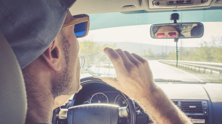 Los consejos de la DGT para conducir durante una ola de calor