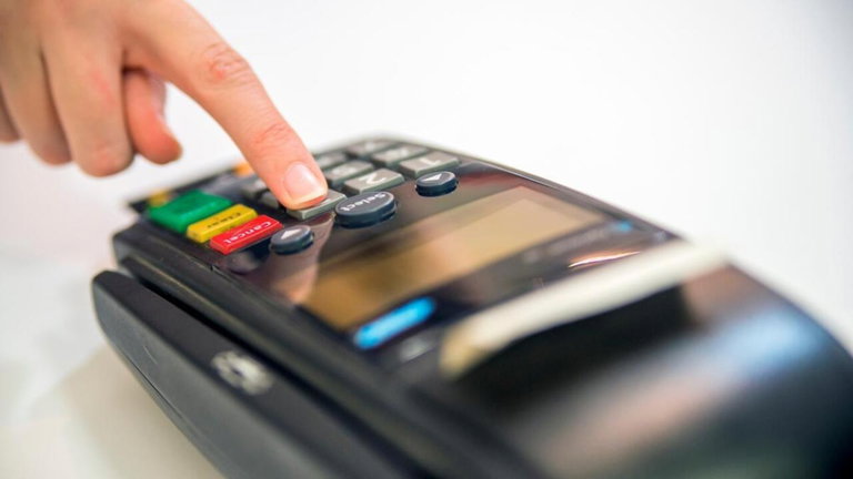 Estos son los números PIN de tarjetas de crédito más usados: si el tuyo está entre ellos, cámbialo
