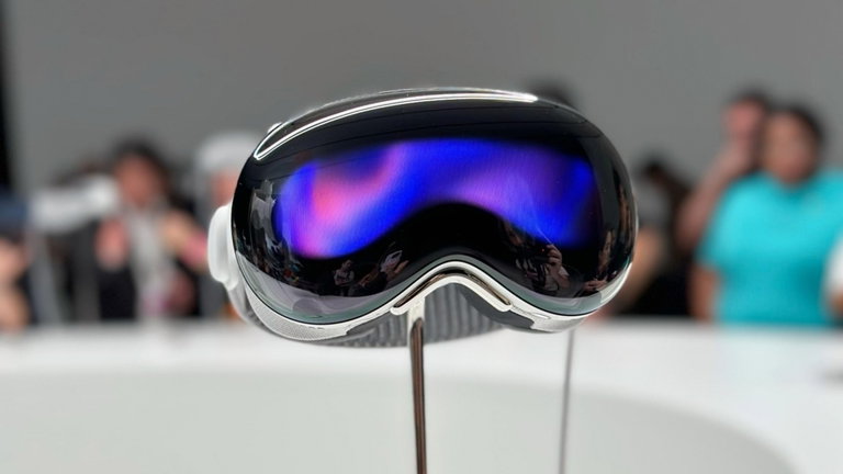Las Apple Vision Pro llegarán en una versión más asequible: así es como se recortará en componentes
