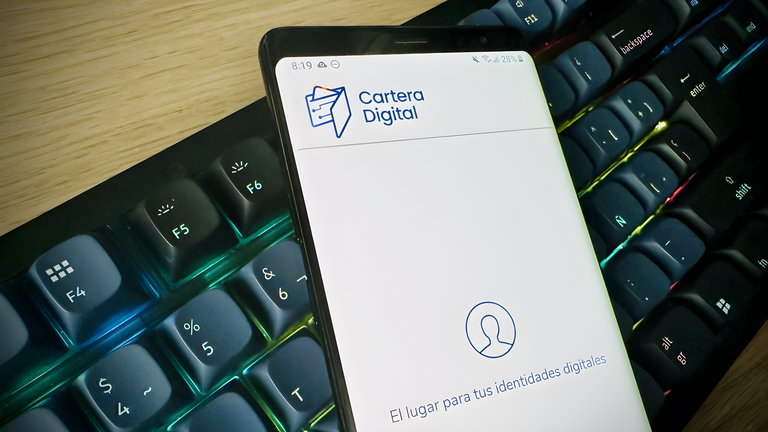 Llevar el DNI en el teléfono móvil será posible en poco tiempo, estas son las 2 apps más interesantes