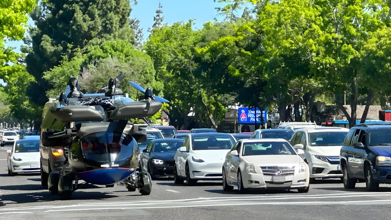 El Aska A5 es un vehículo híbrido tan extraño que no es ni un coche ni un avión