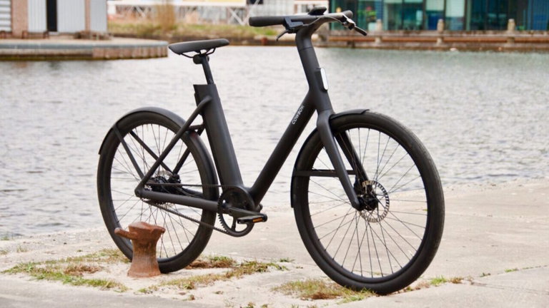 Las increíbles características de esta bicicleta eléctrica: resiste pinchazos y evita colisiones