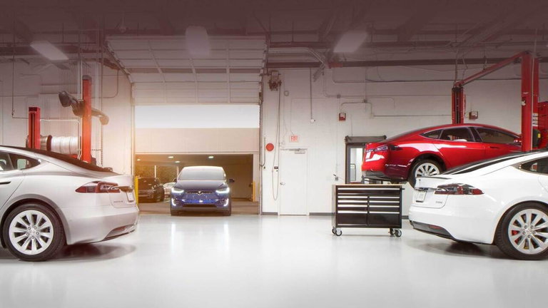 Radiografía del conductor de Tesla: hombres blancos que ganan más de 100.000 euros al año