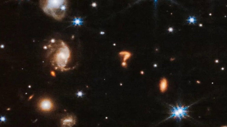 El James Webb fotografía una interrogación en el espacio. La buena noticia es que sabemos qué significa