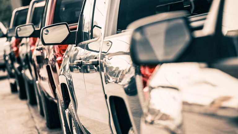Qué impuestos se pagan al vender un coche