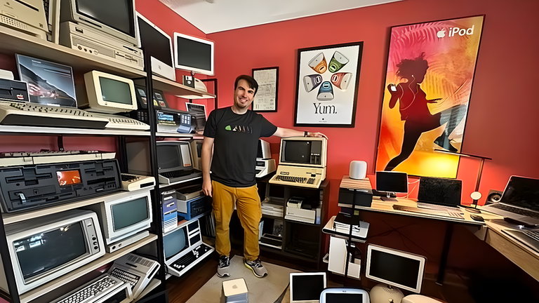 Si crees que eres fan de Apple, espera a ver a este hombre, ni su hija se ha librado de su obsesión