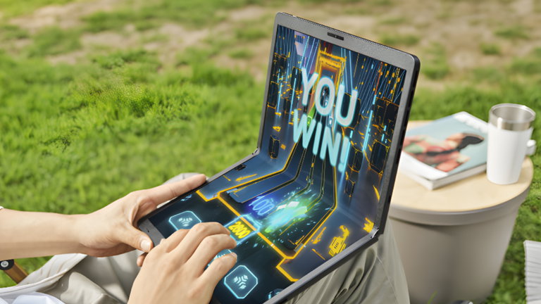 Los entusiastas de la tecnología anuncian que la era de los PC plegables está a punto de llegar de verdad