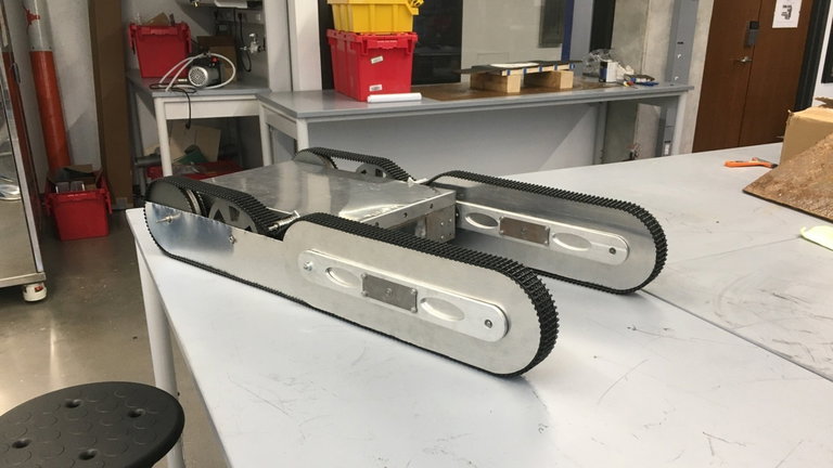 Parece un tanque en miniatura, pero en realidad este nuevo robot funciona como una ambulancia autónoma