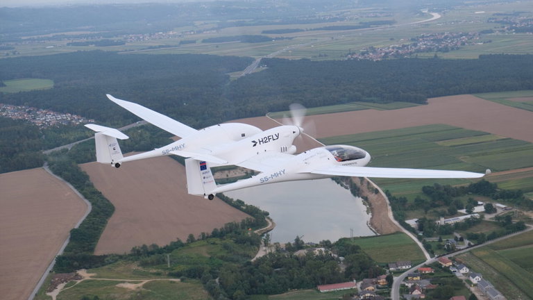 El primer avión impulsado por hidrógeno líquido del mundo ya está volando. Es un gran hito para la aviación